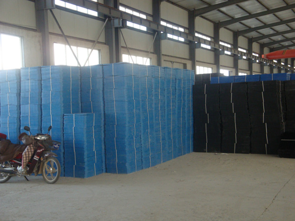 �W������